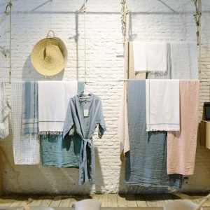 O Poder da Paleta: Como Cores Elegantes Elevam o Valor da Sua Loja